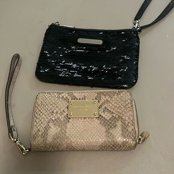 Michael Kors clutch - Picture 1 of 5